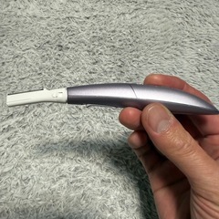 新品未使用　Panasonic フェイスシェーバー ES-WF53-V 敏感肌用のフェイスシェーバー、やさしい剃り心地。  - モデル名: ES-WF53-V - 製品タイプ: フェイスシェーバー - 特長: 敏感肌用の刃で、顔の細かい毛をやさしく剃る - 付属品: キャップ、取扱説明書 - カラー: ピンクの画像