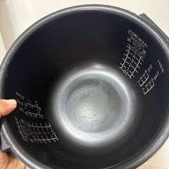 【受け渡し先確定】 
HITACHI 炊飯器【蓋しまりにくいです】の画像