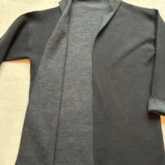 薄めのコート / グレーのカーディガンの画像