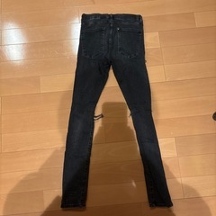 デニムダメージジーンズの画像