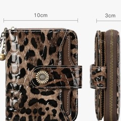 二つ折り財布の画像