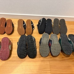 ニューバランス　子ども靴　一つ1000円の画像