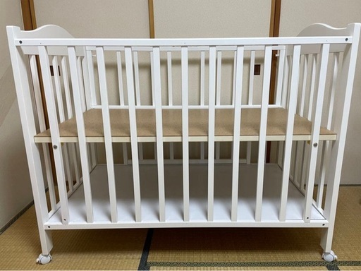 ベビーベッド¥5000