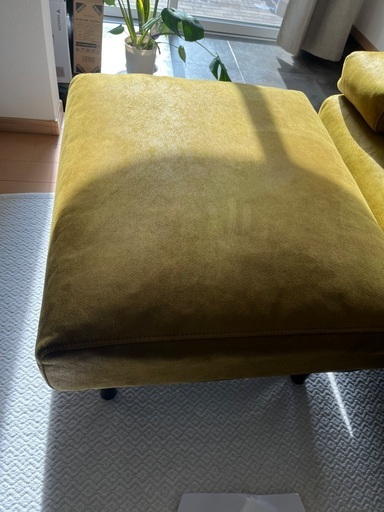 ほぼ新品、使用1か月のソファ+オットマン　セット