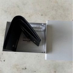 【決まりました】Maison Margiela マルジェラ 4ステッチ レザー二つ折り財布 ブラック 箱袋付きの画像