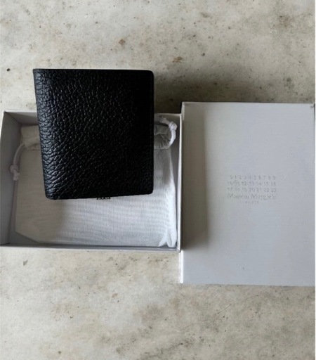 【決まりました】Maison Margiela マルジェラ 4ステッチ レザー二つ折り財布 ブラック 箱袋付き