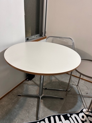 美品カフェテーブル　80cm