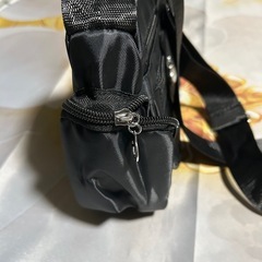 ブラック ナイロン ショルダーバッグの画像