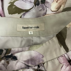 美品♡Apuweiser-Richeのニュアンスタックフラワースカートです☺️の画像