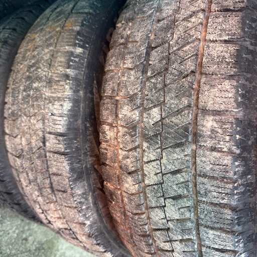 ホイールタイヤ　4本セット　冬タイヤ付き205/60R16