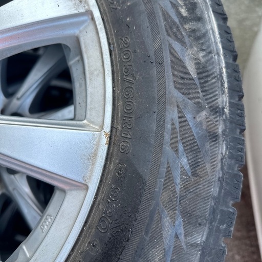 ホイールタイヤ　4本セット　冬タイヤ付き205/60R16