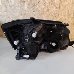 1係のアルファード へッドライト ※一部破損あり 12【T21718】の画像