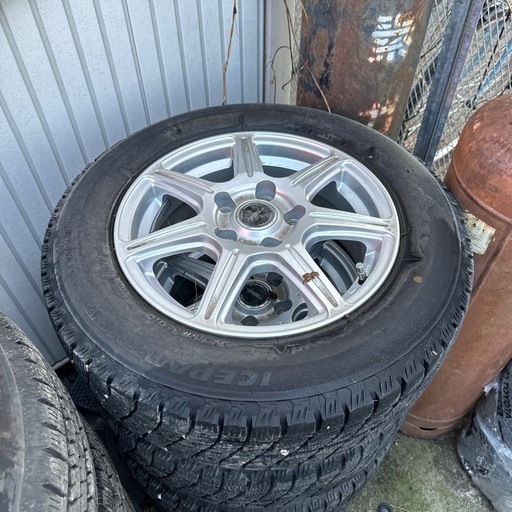 ホイールタイヤセット　4本195/65R15 タイヤ溝あり　