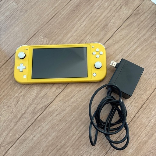 Switchライト　イエロー
