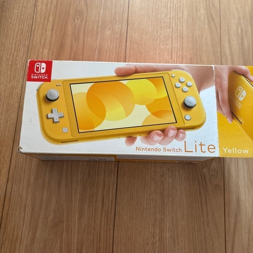 Switchライト　イエロー