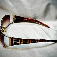 FENDIのサングラスの画像