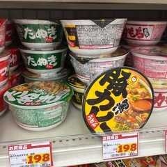まとめてインスタント麺などの画像