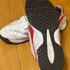 IGNIOシューズ白２８センチの画像