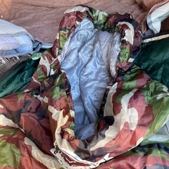 キャンプ用品、寝袋4個の画像