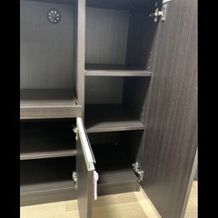 レンジ台付き食器棚の画像