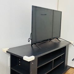 テレビとテレビ台の画像