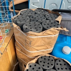 練炭　100個ほどの画像