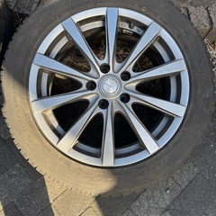 スタッドレスタイヤホイール付きの画像
