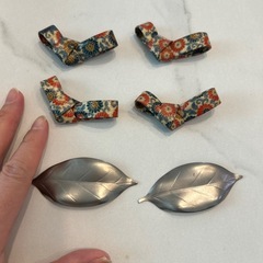 葉っぱと結びの箸置き、やや汚れありの画像