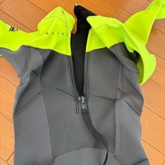 美品‼️キッズ　クイックシルバーウエットスーツの画像