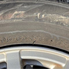 ブリヂストンスタッドレスタイヤ195/65R15 アルミホイール付きの画像
