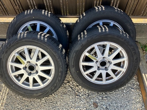 ブリヂストンスタッドレスタイヤ195/65R15 アルミホイール付き