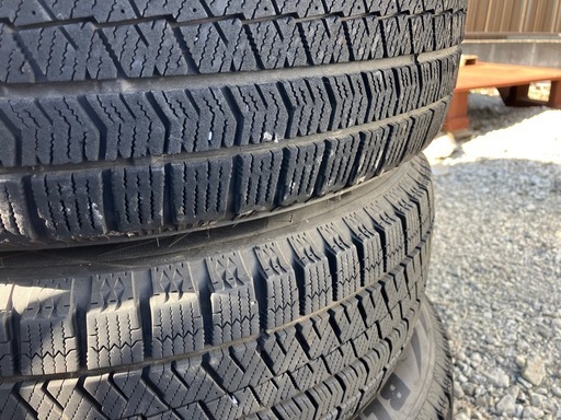 ブリヂストンスタッドレスタイヤ195/65R15 アルミホイール付き