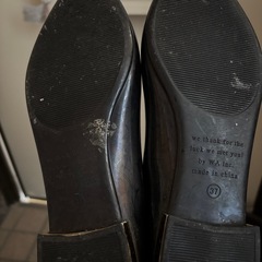 黒パンプスの画像