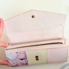 Luria 4°C 長財布の画像