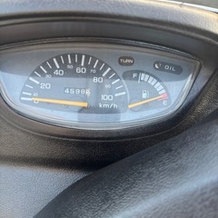 始動動画有り🛵💨 ブロード90 走行距離4598km(メーター読み)  シート破れ無し❗️メットインかなりの大容量です⛑️  原付2種　90cc　スクーターの画像