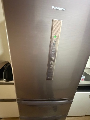 冷蔵庫5000円(定価10万8,000円)