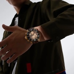 【未使用・美品】NAVIFORCE NF7123 メンズ腕時計 クォーツの画像