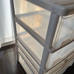 依頼収納ケースの画像