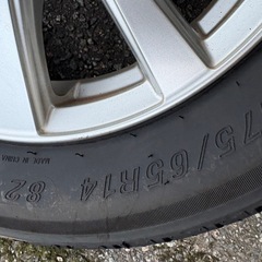ホイル付きのタイヤ　４本セットの画像