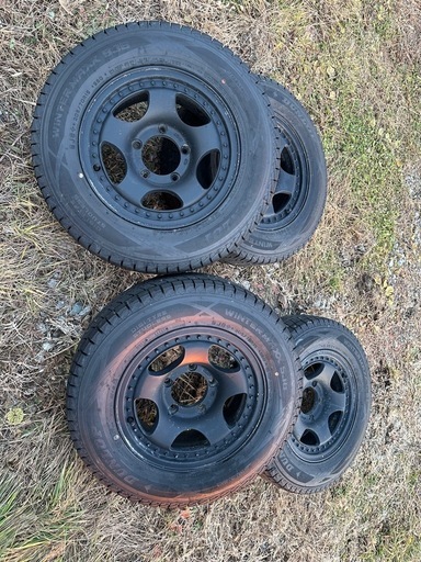 中古スタッドレス205/70Ｒ15　ヨコハマ　ジムニーワイド、ジムニーシエラ等 中古スタッドレス205/70R15 ヨコハマ ジムニーワイド、ジムニーシエラ等