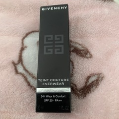 GIVENCHY化粧品交渉中の画像