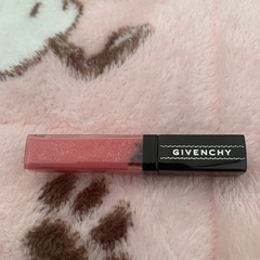 GIVENCHY化粧品交渉中の画像