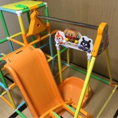 アンパンマンブランコ、ぬいぐるみ、おもちゃセットの画像