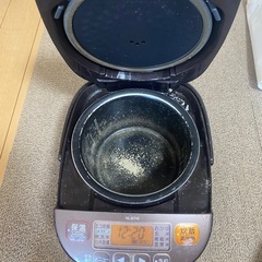 象印　炊飯器　３号炊きの画像