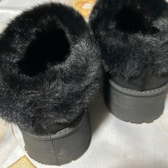 ブラックファー付きムートンブーツの画像