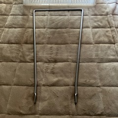 自転車用ステー前カゴ加工品、現状品、used品、金具付きの画像