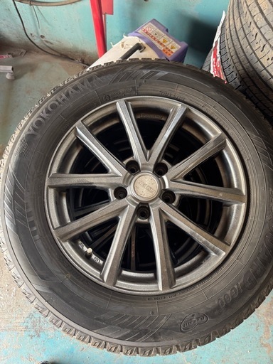 タイヤのみヨコハマIG60 215\65r16 目良し！