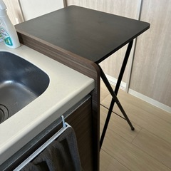 折りたたみテーブルの画像