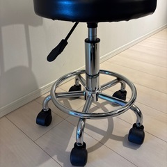 キャスター付き回転
椅子　座面高さ調整の画像