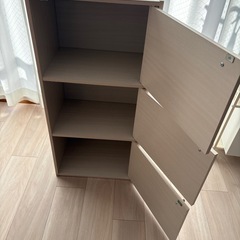 アイリスオーヤマ　カラーボックス(扉付き)の画像